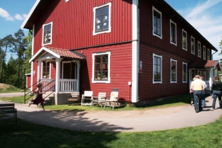 Besuch einer Schulmöbelfabrik und einer Schule in Alvesta