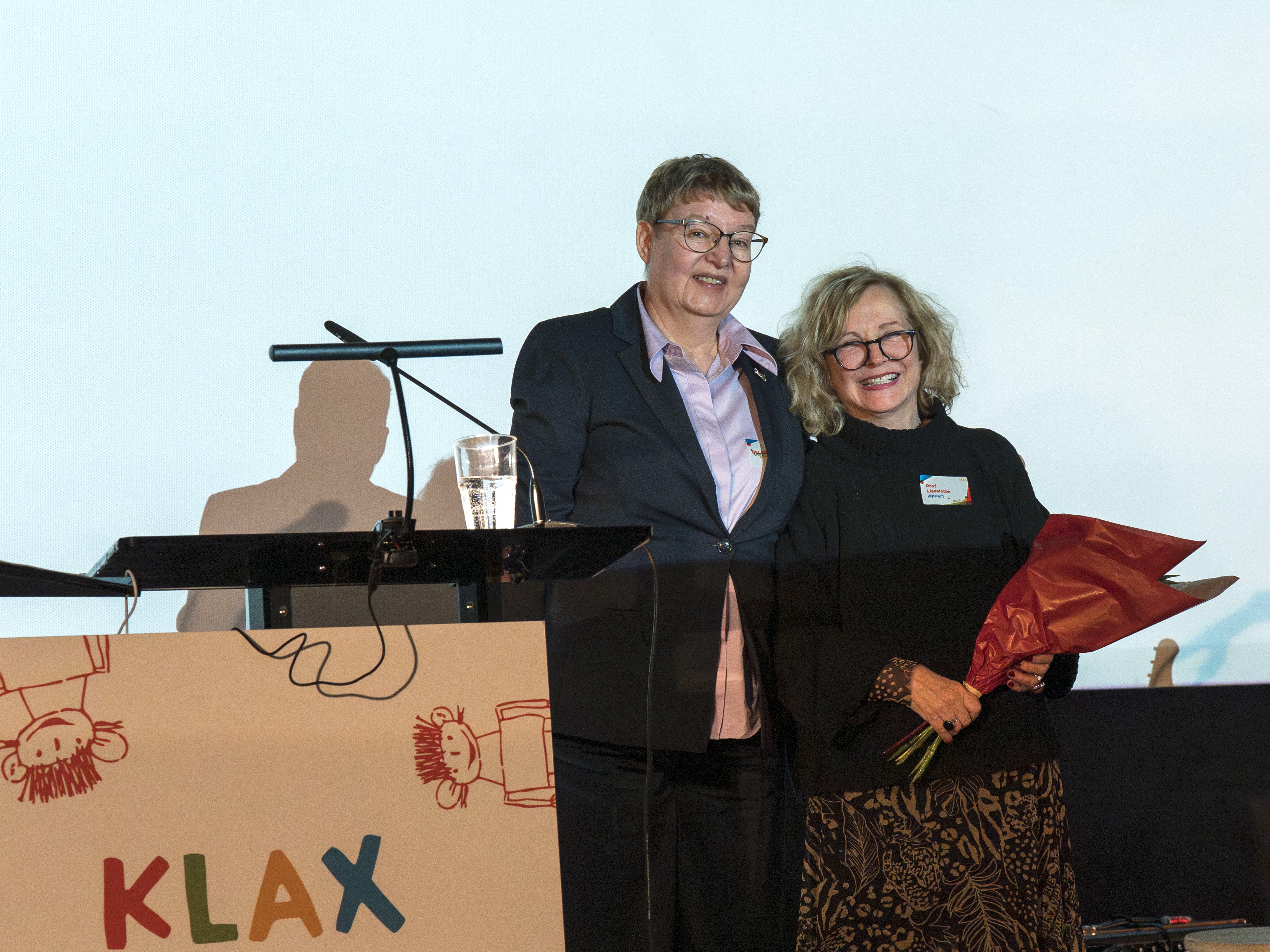 Antje Bostelmann und Prof. Lieselotte Ahnert