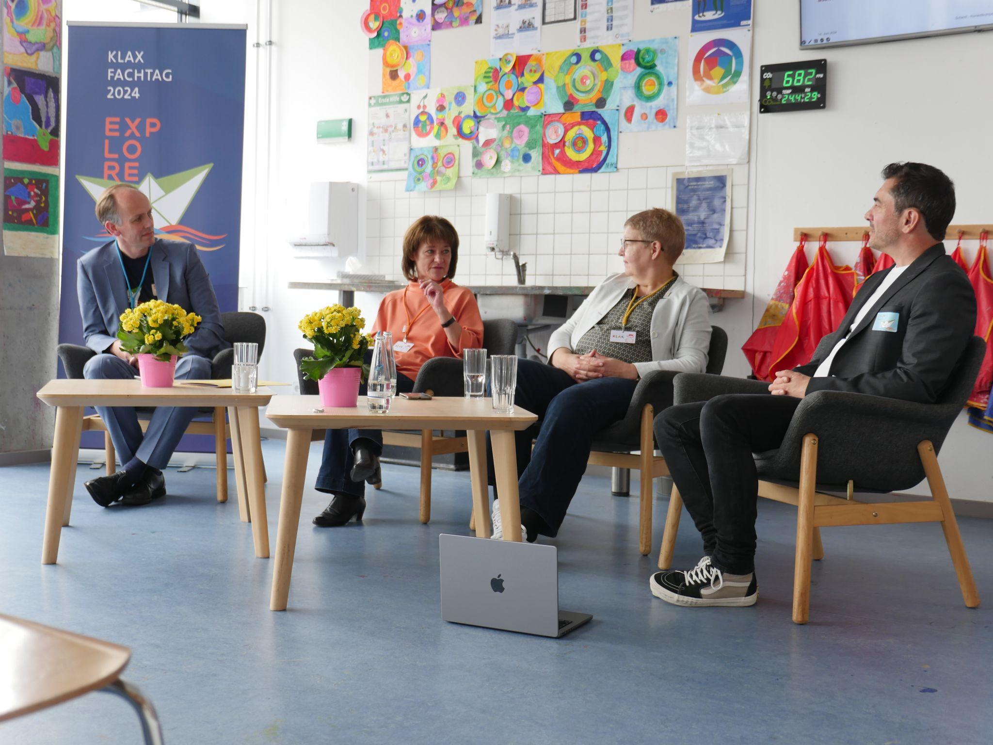 Podiumsdiskussion mit Antje Bostelmann